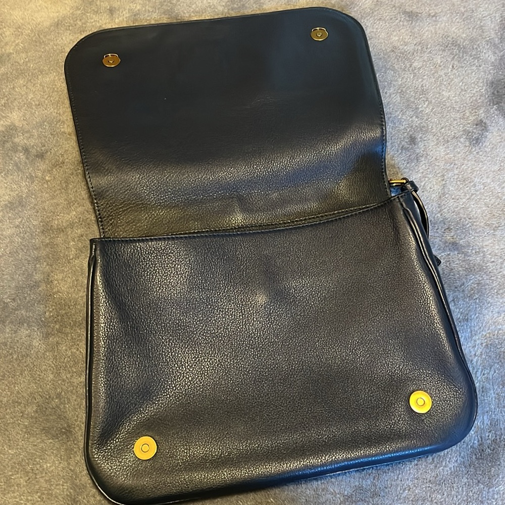 LIKE NEW Tory Burch Navy Blue Leather Shoulder Handbag - Picture 2 of 4